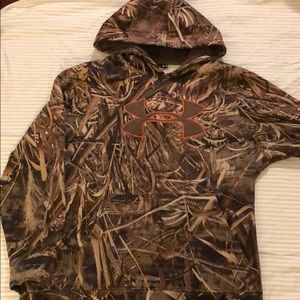 Men’s under armour hoodie CAMO